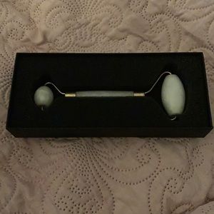 Luna nectar jade facial roller brand new in box